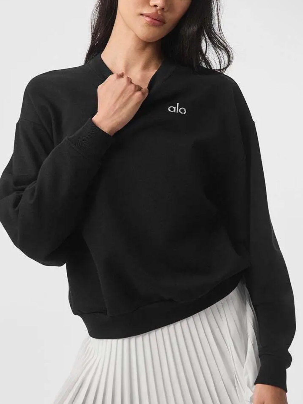 ALO Yoga Black accolade Crewneck Sweatshirt with White Logo